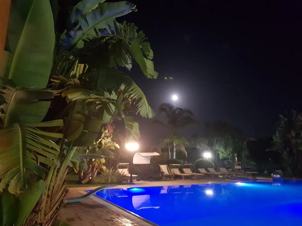 Depandance Con Piscina E Jacuzzi Villa Fontane Bianche 0*,