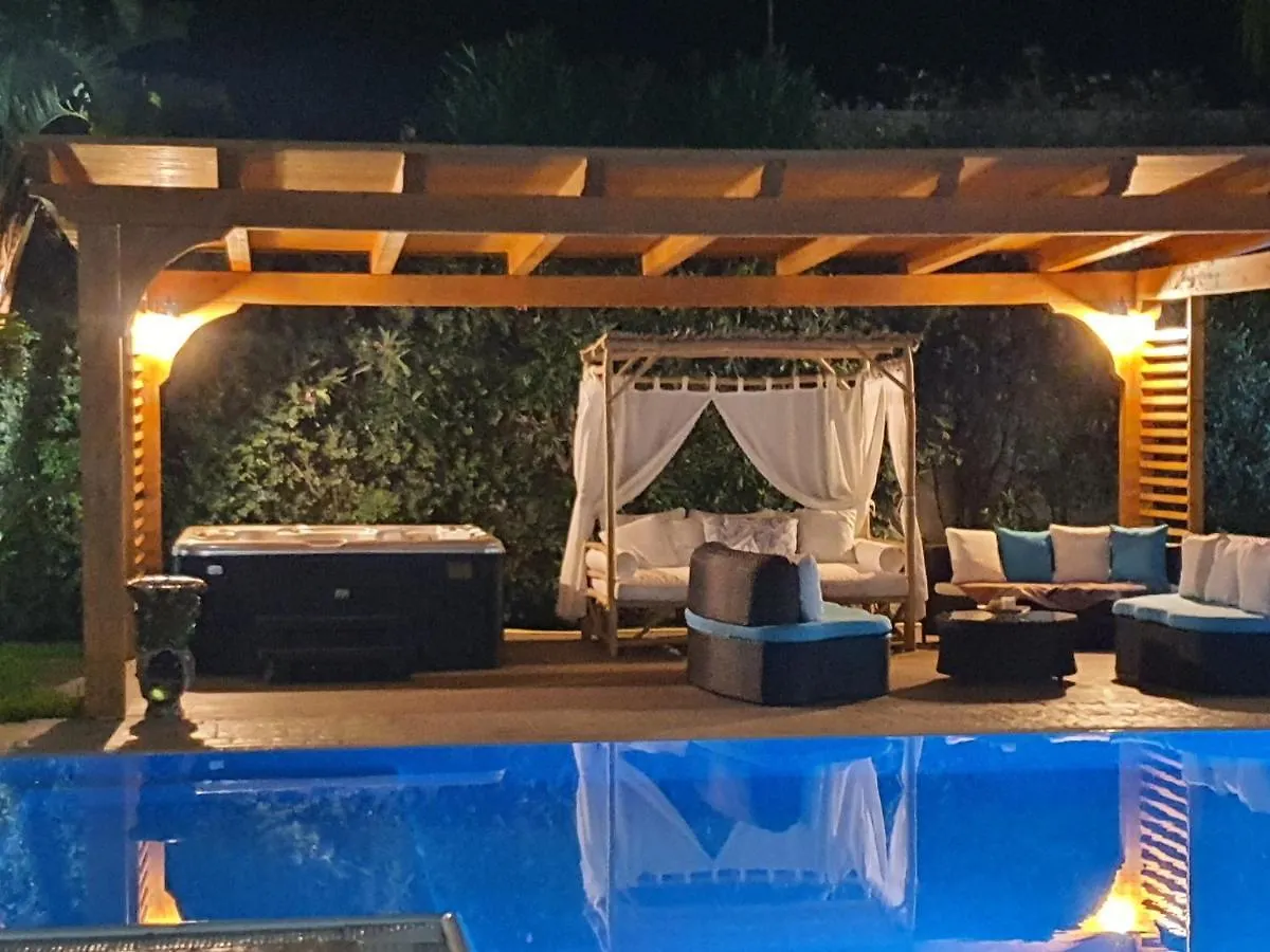 Depandance Con Piscina E Jacuzzi Villa Fontane Bianche Holiday home