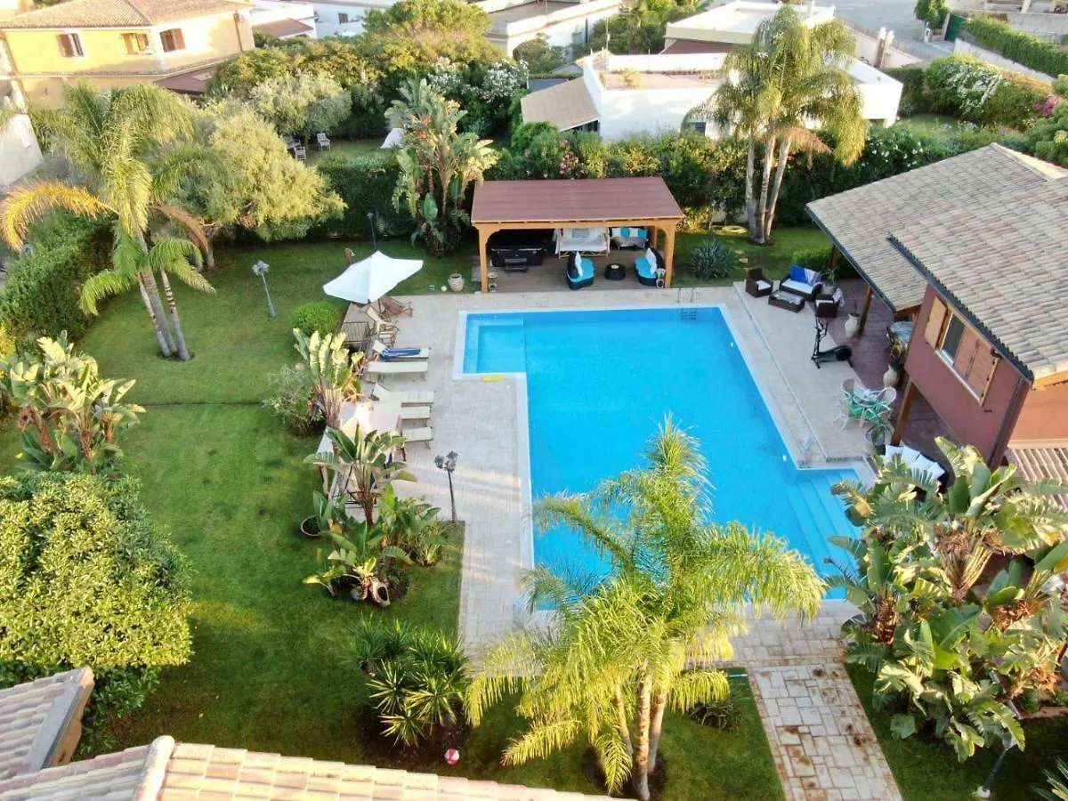 Depandance Con Piscina E Jacuzzi Villa Fontane Bianche