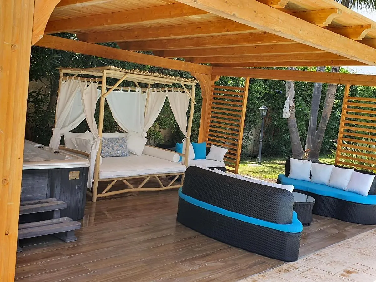 Depandance Con Piscina E Jacuzzi Villa Fontane Bianche 0*,  Italy