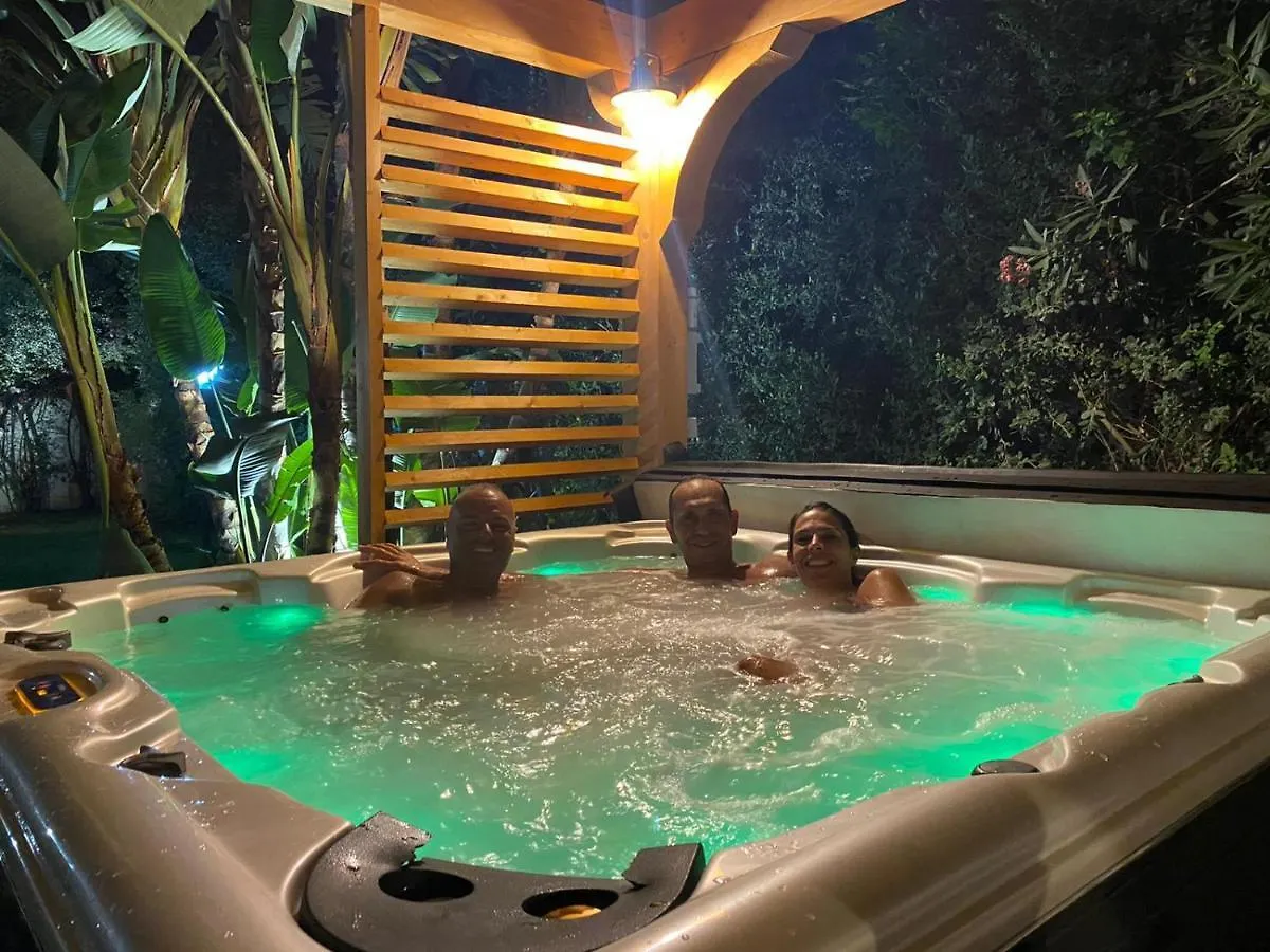 Depandance Con Piscina E Jacuzzi Villa Fontane Bianche Holiday home