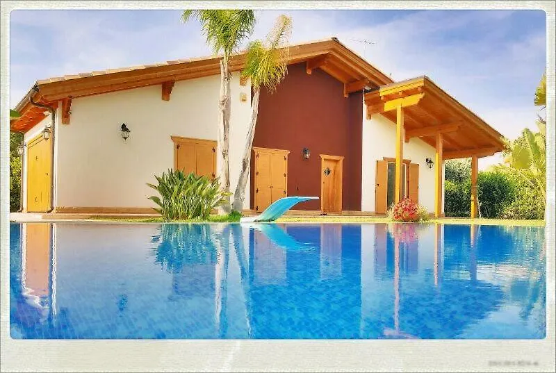 Depandance Con Piscina E Jacuzzi Villa Fontane Bianche 0*,  Italy