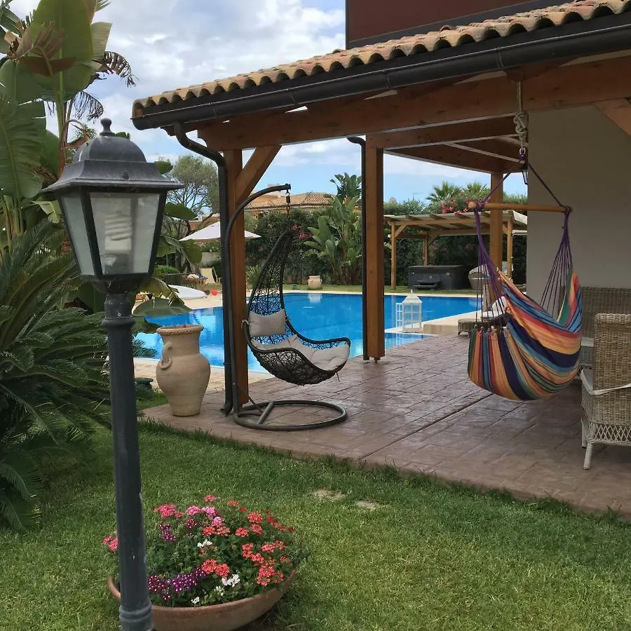 Holiday home Depandance Con Piscina E Jacuzzi Villa Fontane Bianche Italy