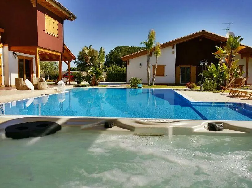 Depandance Con Piscina E Jacuzzi Villa Fontane Bianche 0*,  Italy