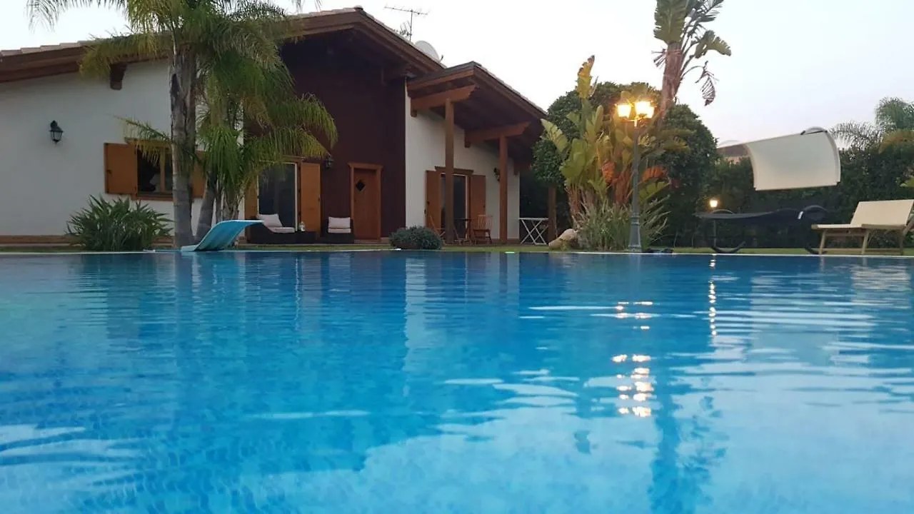 Depandance Con Piscina E Jacuzzi Villa Fontane Bianche Italy